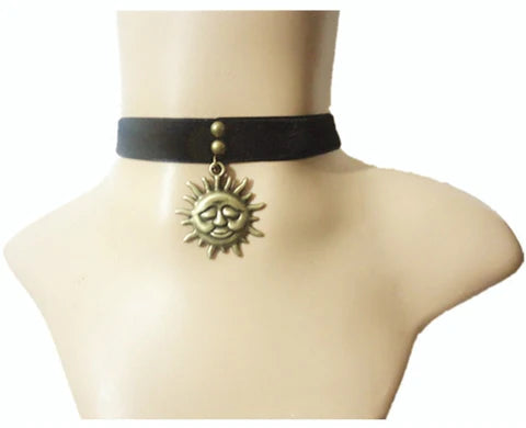 Embrace 90s Iconic Style with Mathilda’s Sun Choker Necklace from Aesthedex