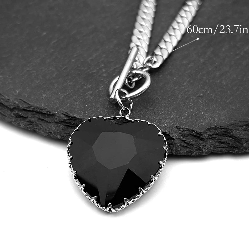 Lovely Faja Gothic Heart Pendant Necklace