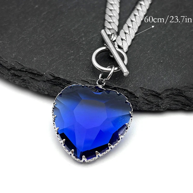 Lovely Faja Gothic Heart Pendant Necklace