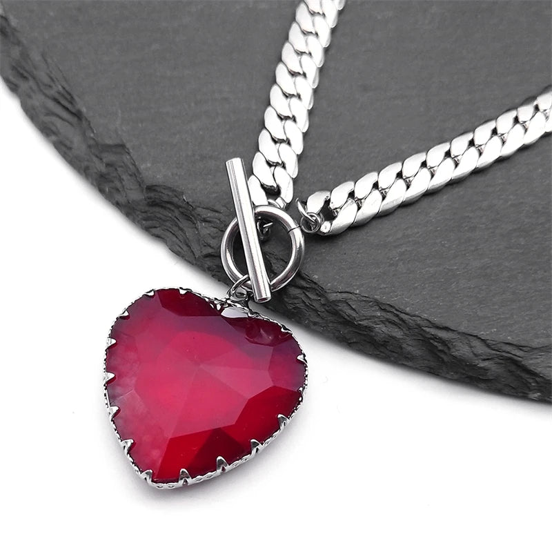 Lovely Faja Gothic Heart Pendant Necklace